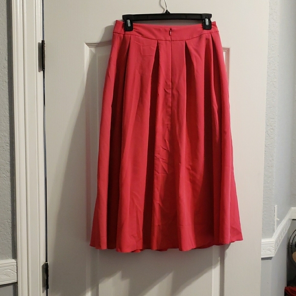 Elegant Pink Women's Skirt w/Pockets - Picture 2 of 4